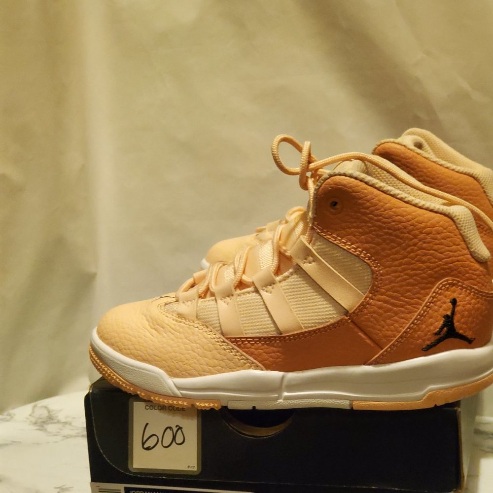 Jordan Max - Picture 3 of 4